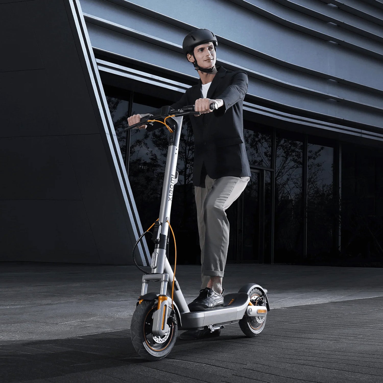 Xiaomi Electric Scooter 6 Max GL Range: 70 km