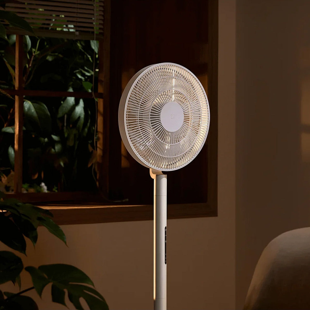 SCJX|73468-A|73468-xiaomi_smart_standing_fan_pro_slim_eu-06_acc93224-0da6-41d4-9c4d-0563f4bca863.jpg